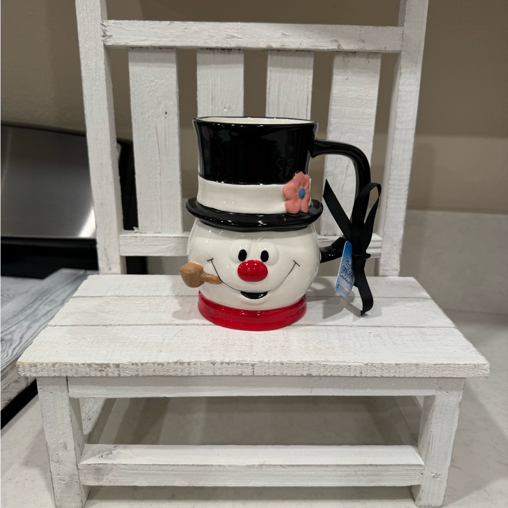 Rae Dunn Frosty the Snowman mug NWT